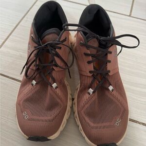 On Cloud Running Shift Shoe pink/orange